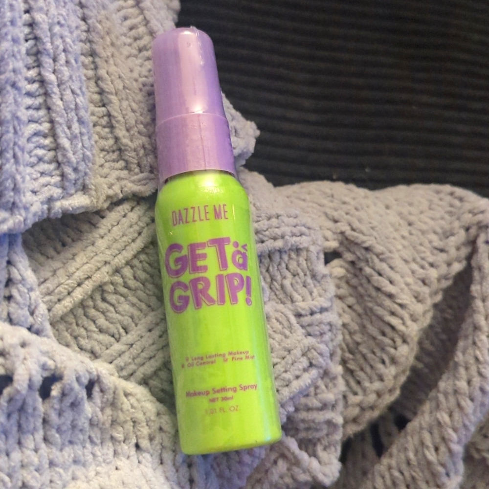 Dazzle Me Setting Spray *Travel Size